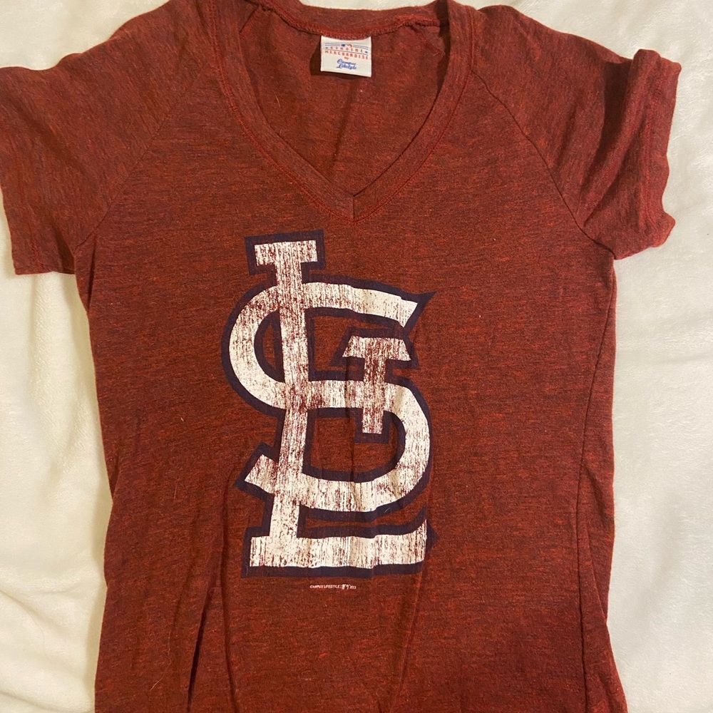 St. Louis Cardinal shirt (size unknown fits like a sm)